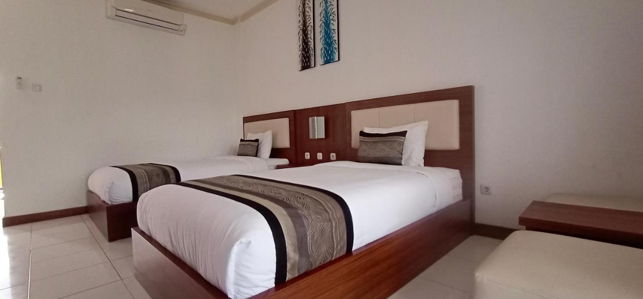 Friends Beach Hotel Kuta  Eksteriør billede
