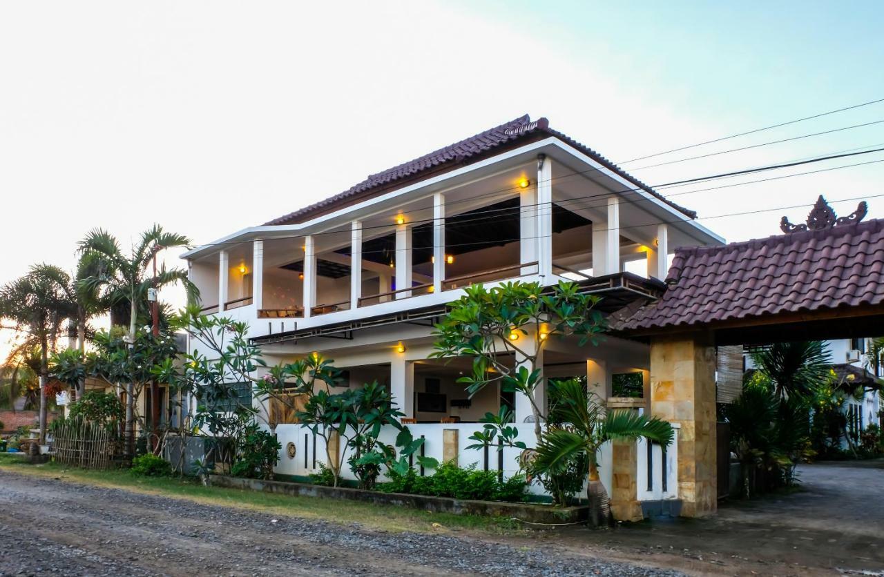 Friends Beach Hotel Kuta  Eksteriør billede