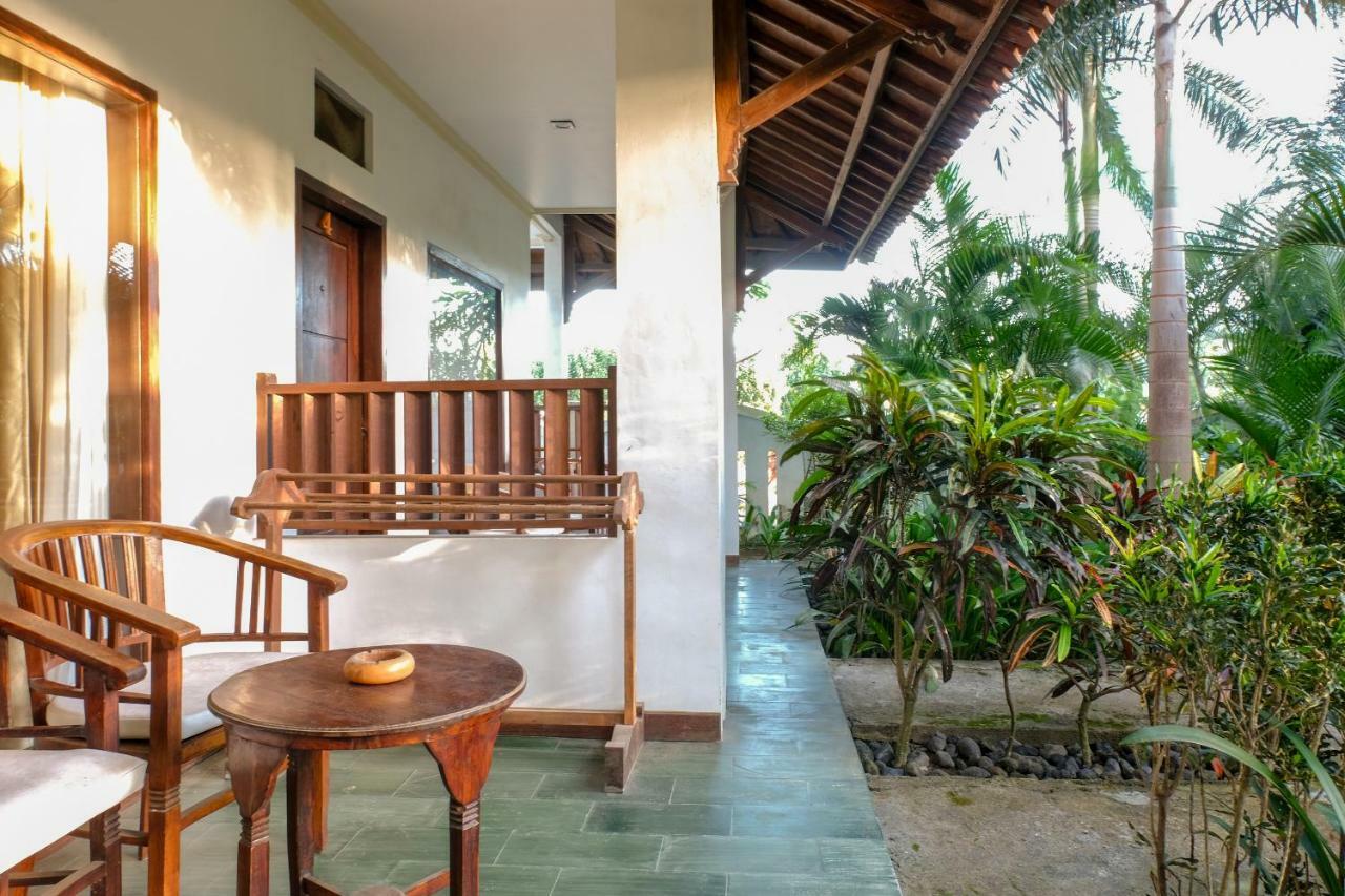 Friends Beach Hotel Kuta  Eksteriør billede