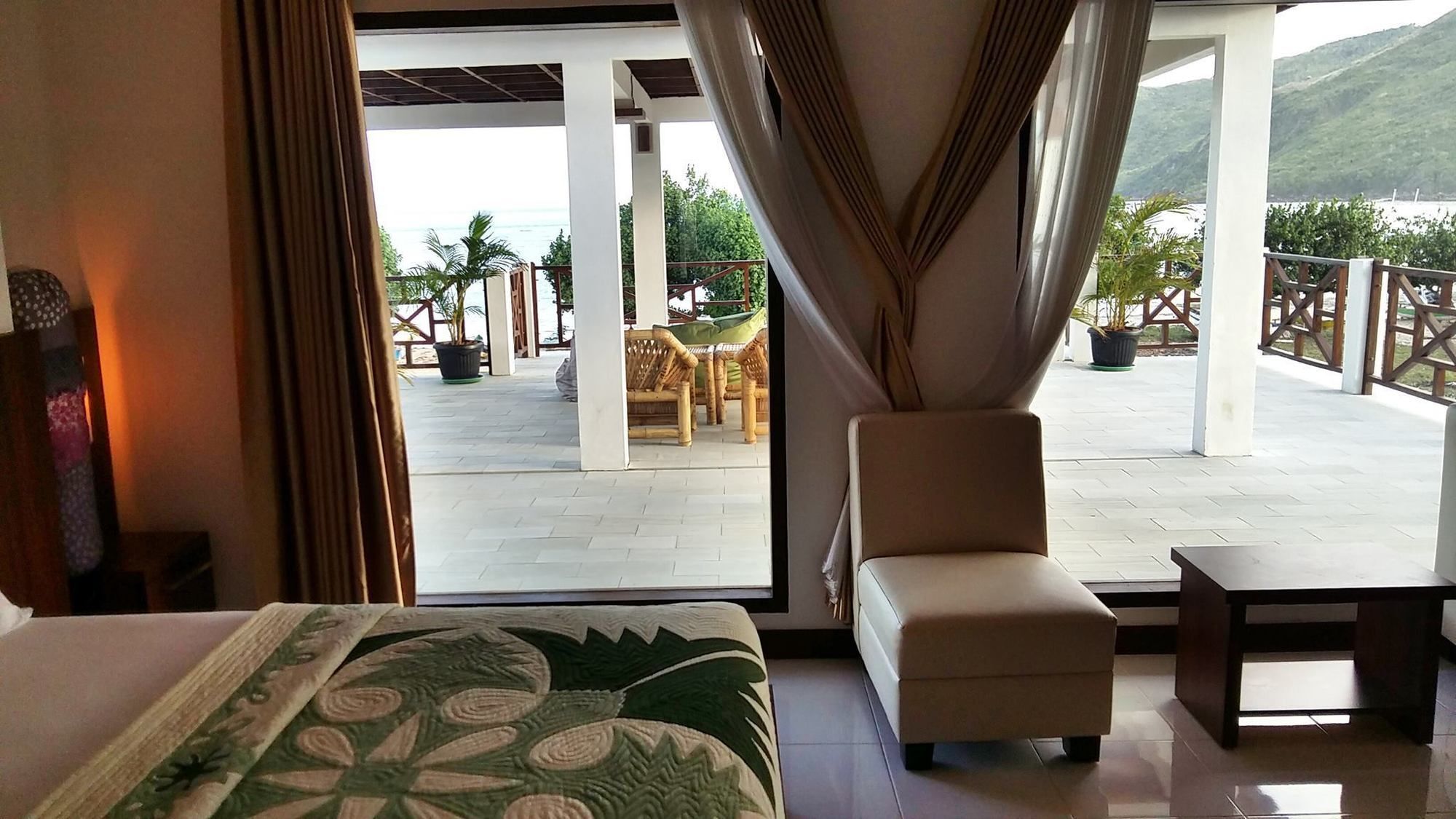 Friends Beach Hotel Kuta  Eksteriør billede