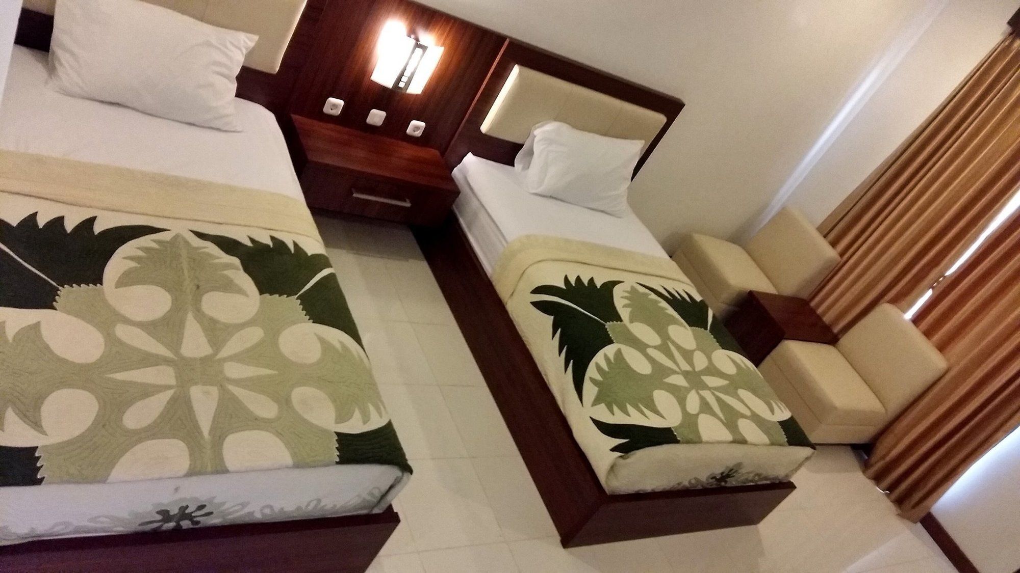 Friends Beach Hotel Kuta  Eksteriør billede