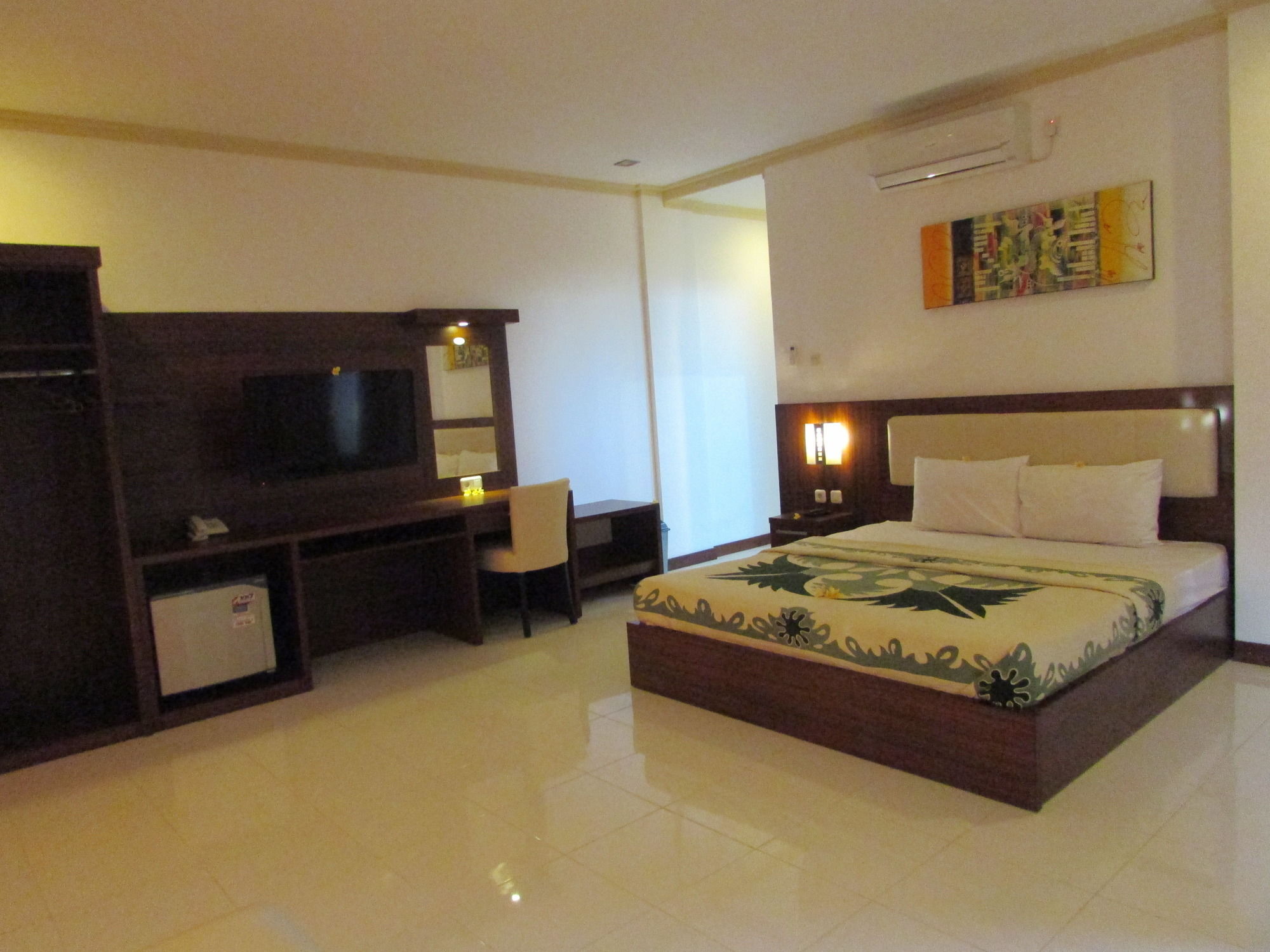 Friends Beach Hotel Kuta  Eksteriør billede